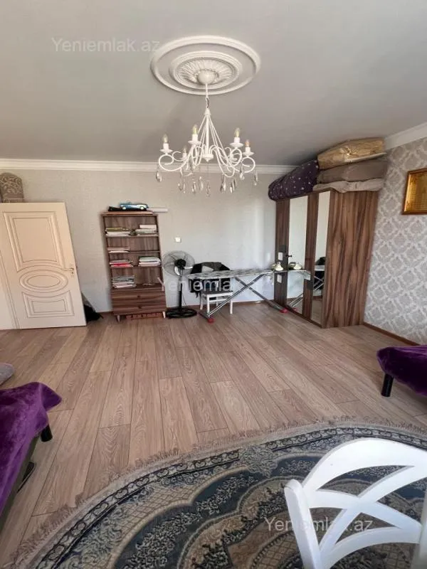 Satılır 6 otaqlı həyət evi 220 m²