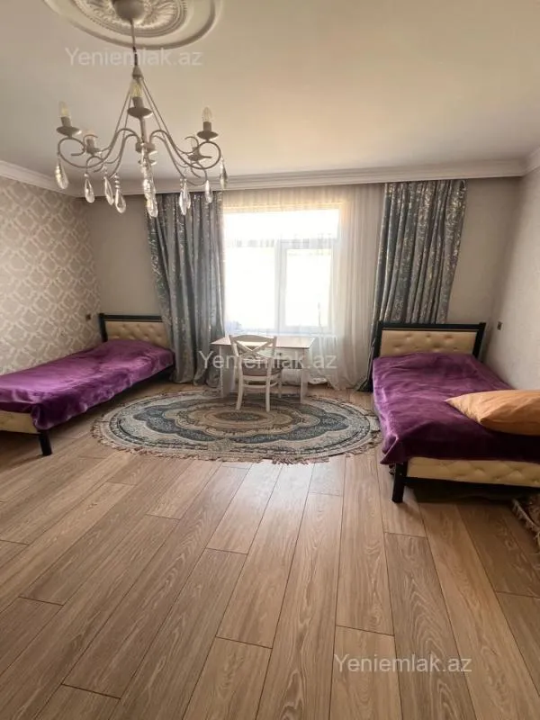Satılır 6 otaqlı həyət evi 220 m²