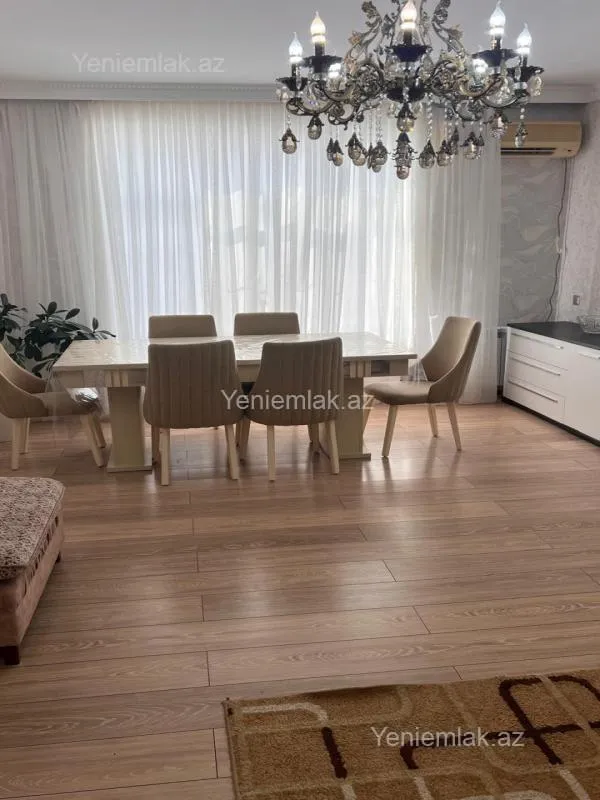 Satılır 6 otaqlı həyət evi 220 m²