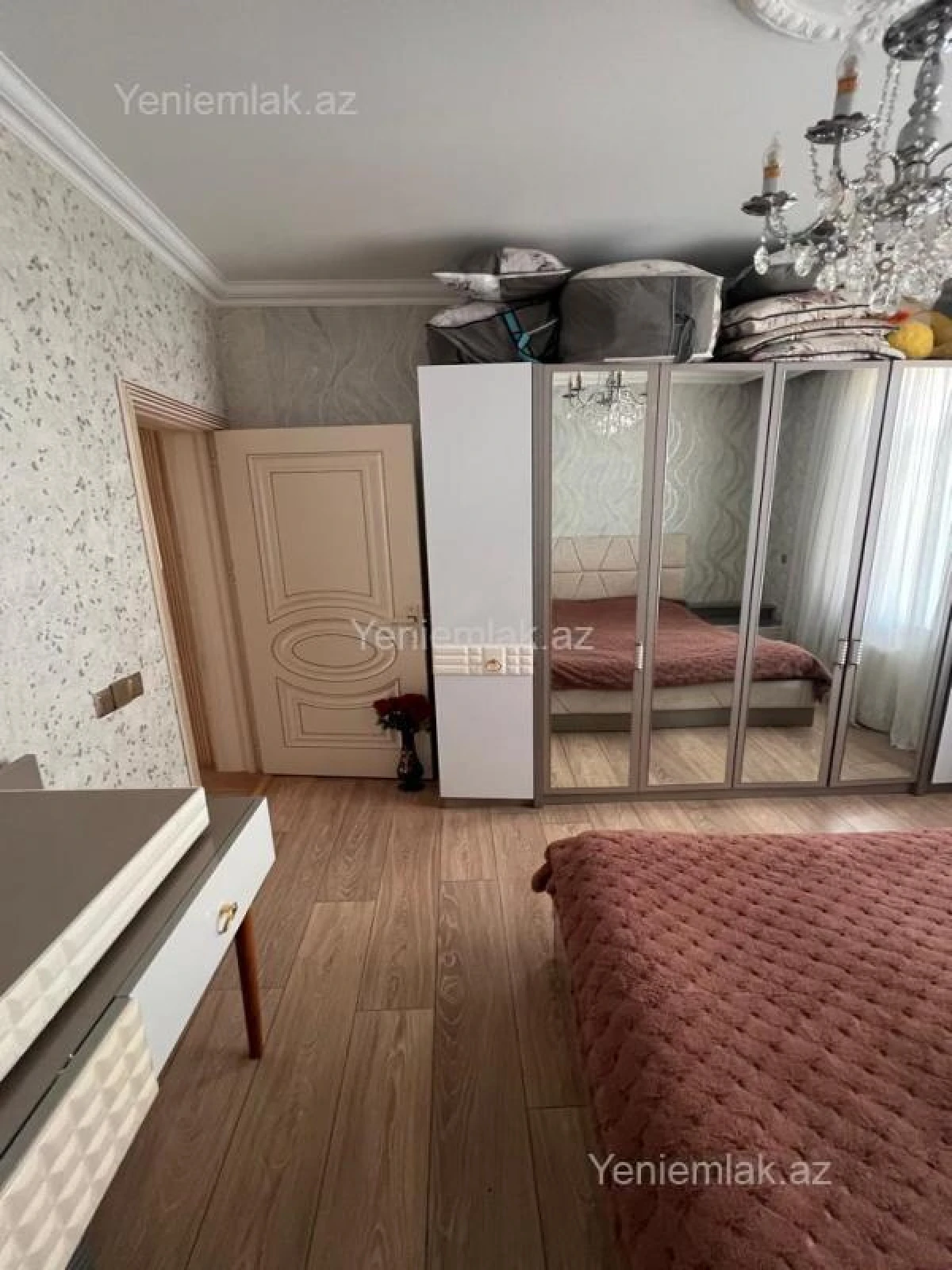 Satılır 6 otaqlı həyət evi 220 m²