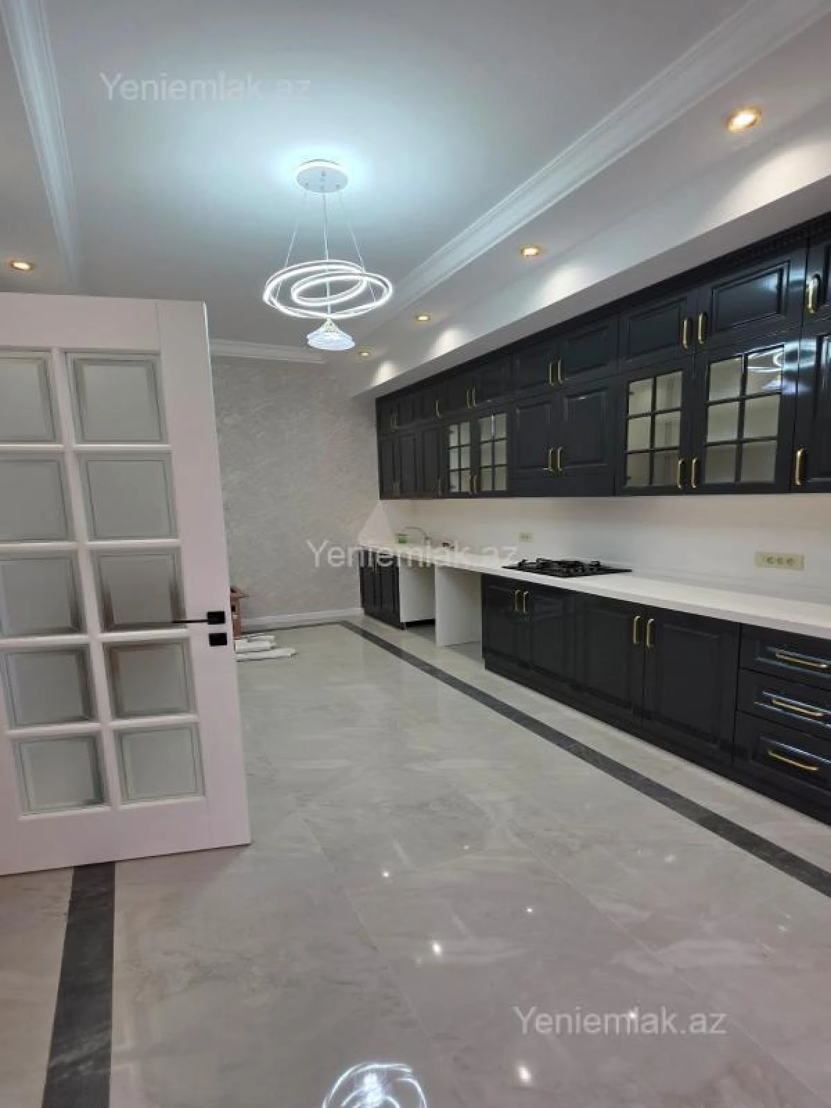 Satılır 6 otaqlı həyət evi 280 m²