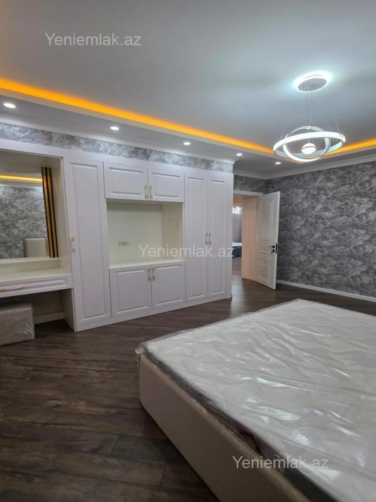 Satılır 6 otaqlı həyət evi 280 m²
