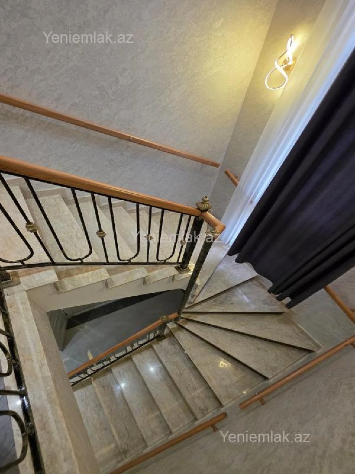 Satılır 6 otaqlı həyət evi 280 m²