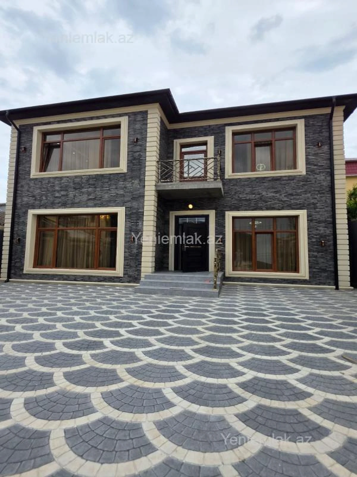 Satılır 6 otaqlı həyət evi 280 m²