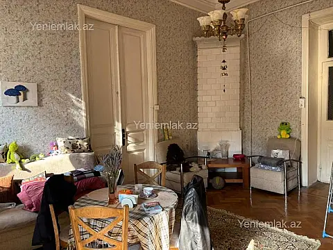 Satılır 3 otaqlı köhnə tikili 70 m²