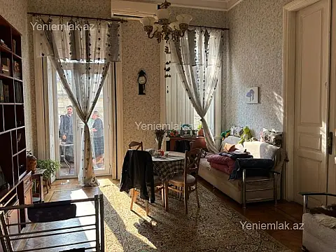 Satılır 3 otaqlı köhnə tikili 70 m²