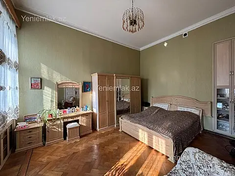 Satılır 3 otaqlı köhnə tikili 70 m²