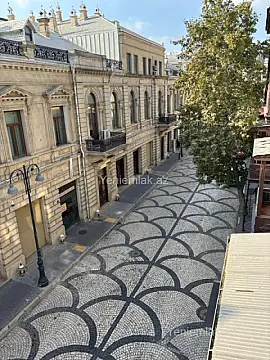 Satılır 3 otaqlı köhnə tikili 70 m²