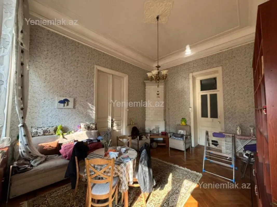 Satılır 3 otaqlı köhnə tikili 70 m²