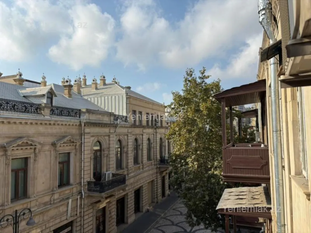 Satılır 3 otaqlı köhnə tikili 70 m²