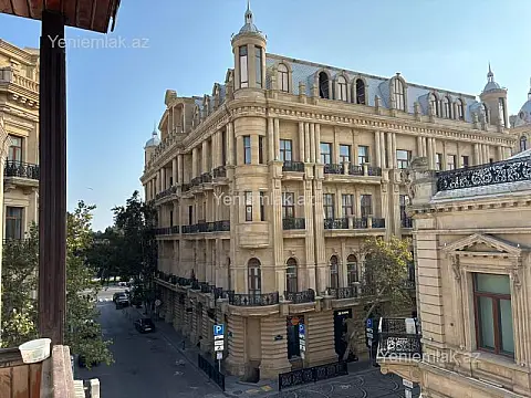 Satılır 3 otaqlı köhnə tikili 70 m² — Bakı, Səbail 3 otaq 70.00 m²