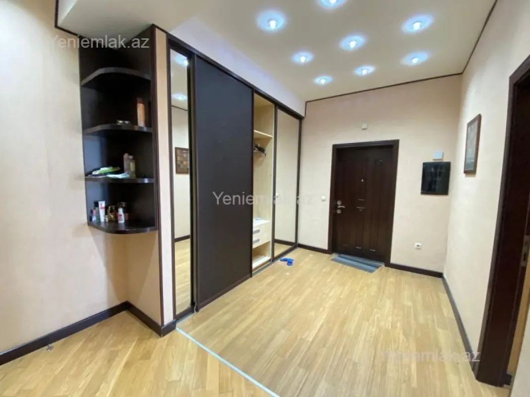 Satılır 4 otaqlı yeni tikili 185 m²
