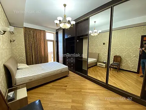 Satılır 4 otaqlı yeni tikili 185 m²