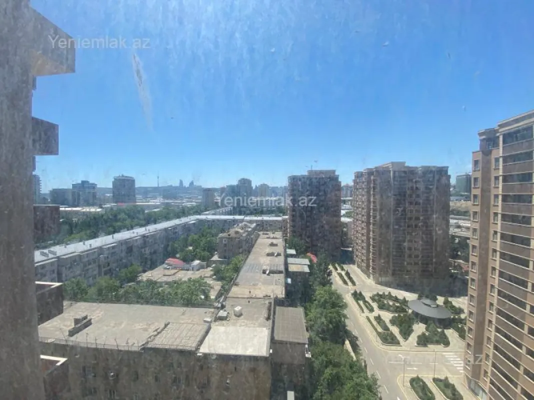 Satılır 4 otaqlı yeni tikili 185 m²