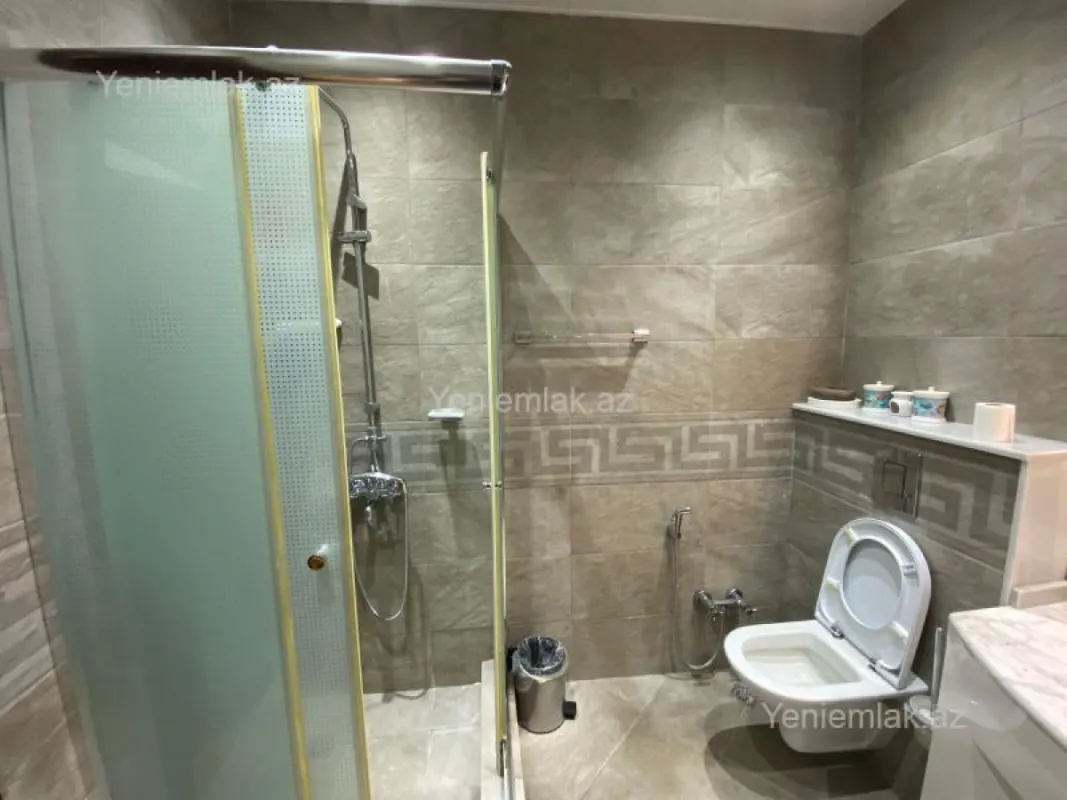 Satılır 4 otaqlı yeni tikili 185 m²