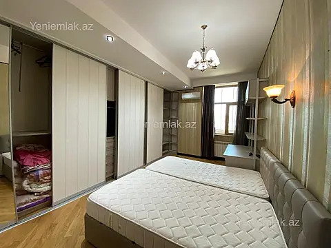 Satılır 4 otaqlı yeni tikili 185 m²