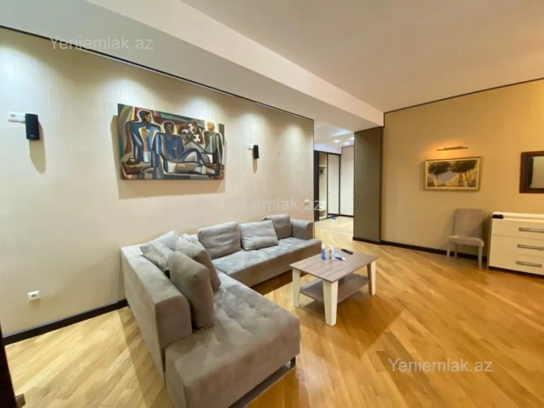 Satılır 4 otaqlı yeni tikili 185 m²