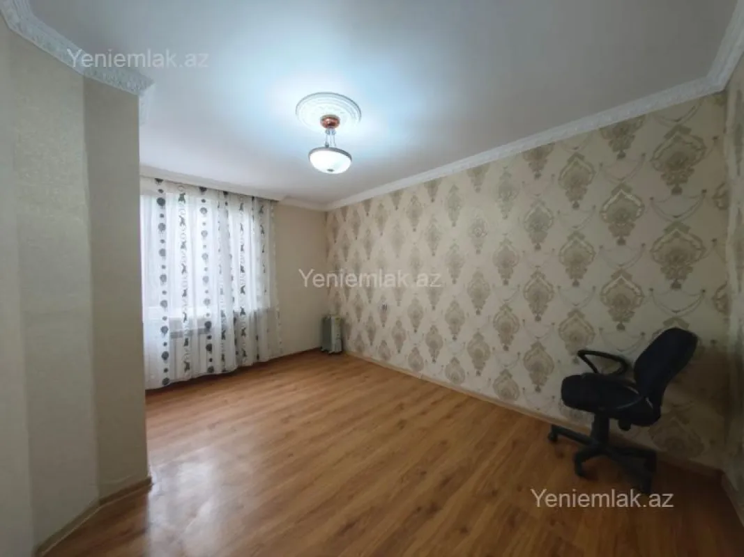 Satılır 2 otaqlı köhnə tikili 65 m²