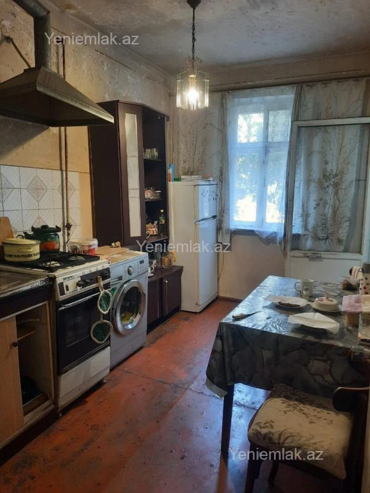 Satılır 4 otaqlı köhnə tikili 90 m²