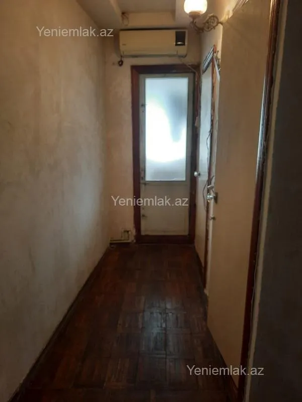 Satılır 4 otaqlı köhnə tikili 90 m²