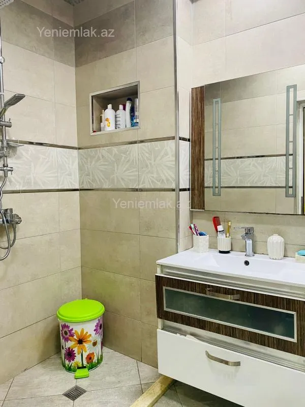 Satılır 3 otaqlı köhnə tikili 75 m²