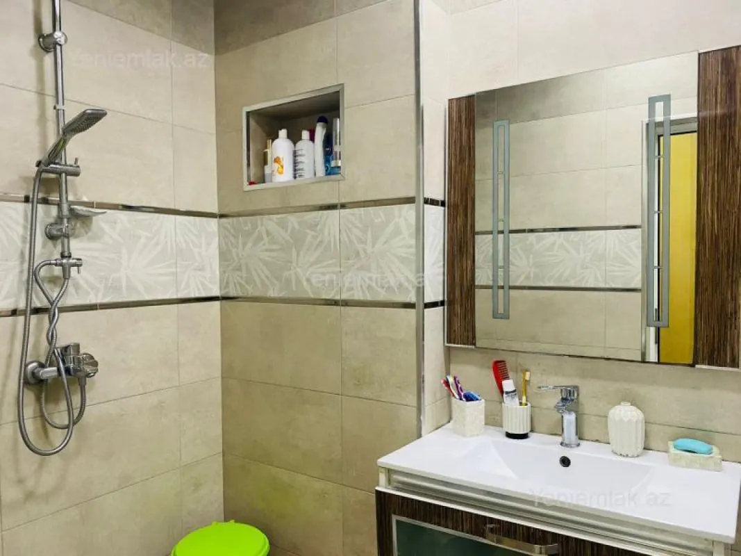 Satılır 3 otaqlı köhnə tikili 75 m²