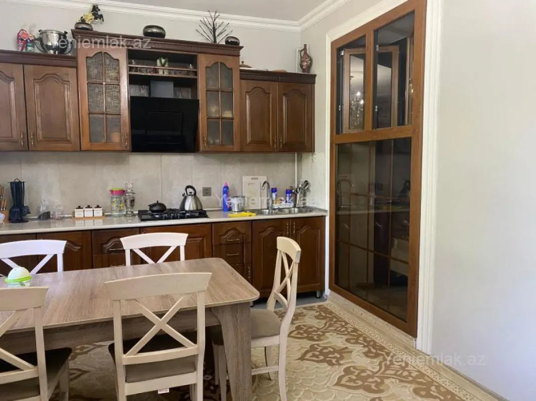 Satılır 3 otaqlı köhnə tikili 75 m²