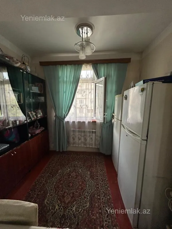 Satılır 3 otaqlı köhnə tikili 65 m²