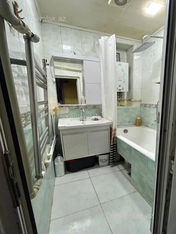 Satılır 3 otaqlı köhnə tikili 65 m²