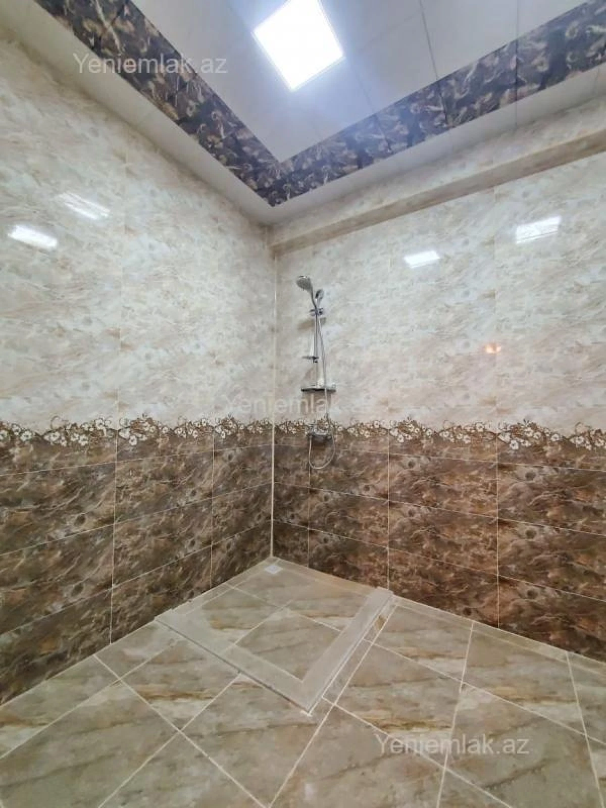 Satılır 3 otaqlı yeni tikili 107 m²