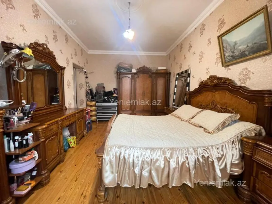 Satılır 6 otaqlı həyət evi 310 m²