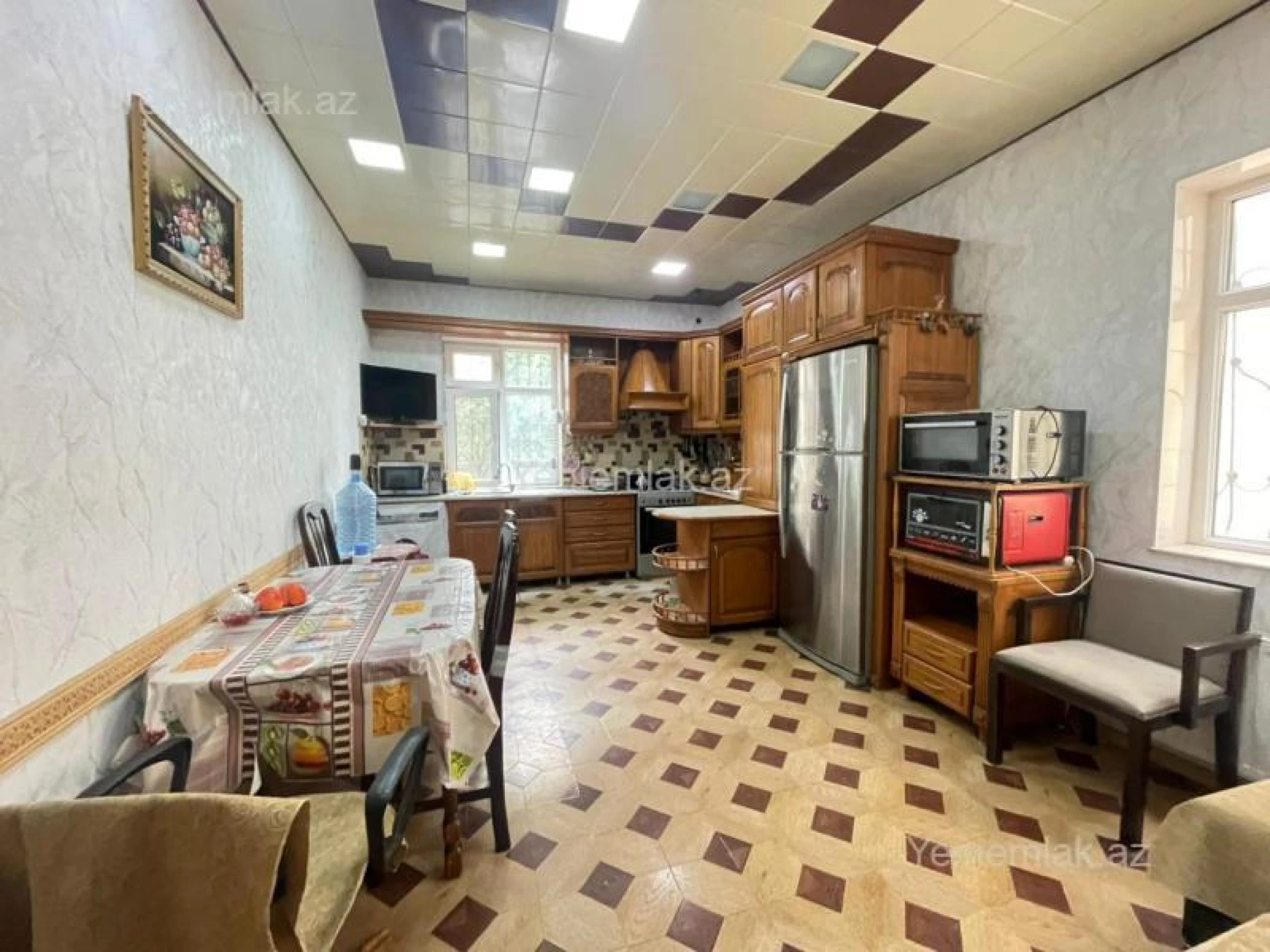 Satılır 6 otaqlı həyət evi 310 m²