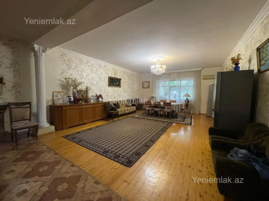 Satılır 6 otaqlı həyət evi 310 m²