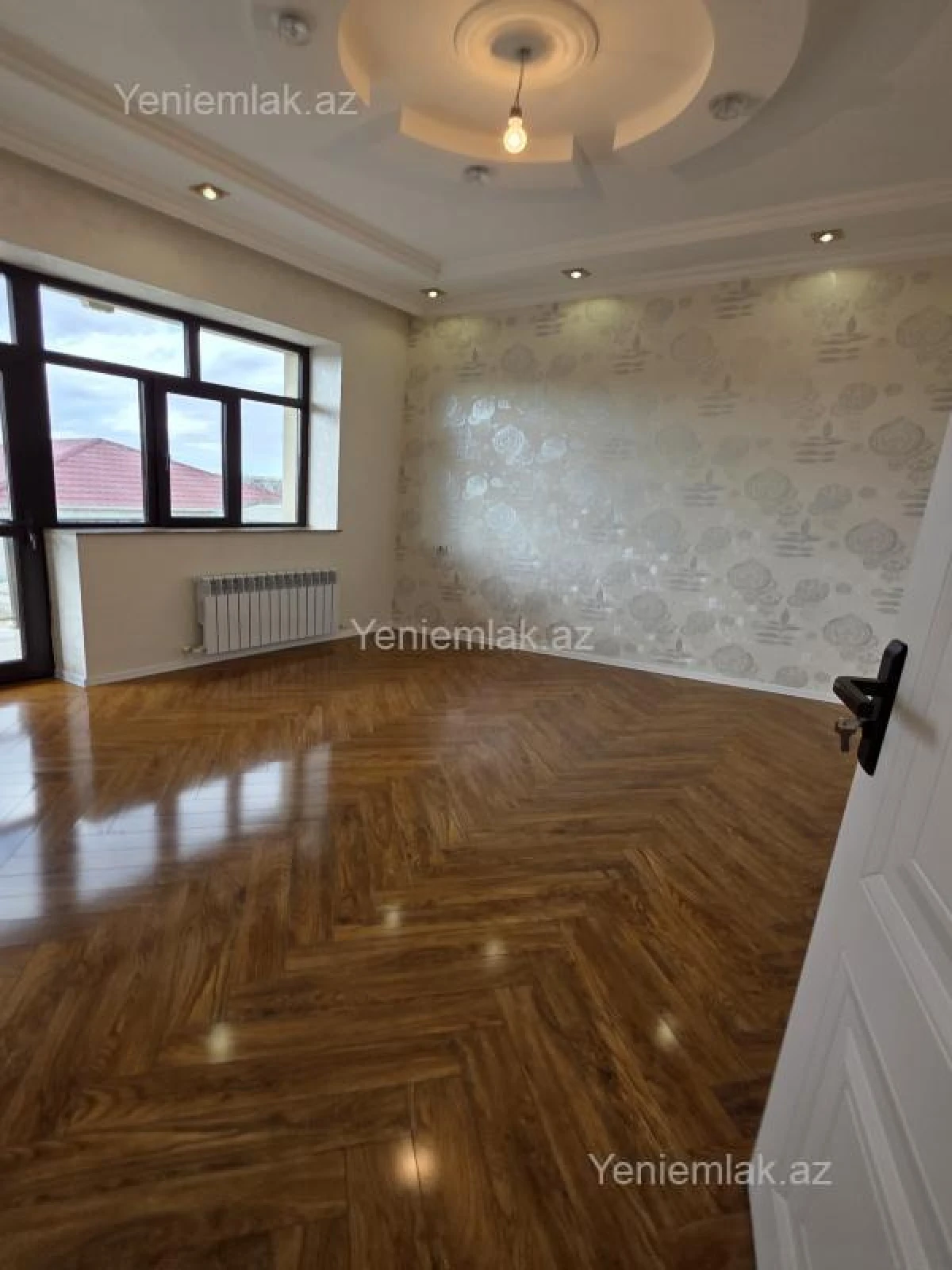 Satılır 6 otaqlı həyət evi 240 m²