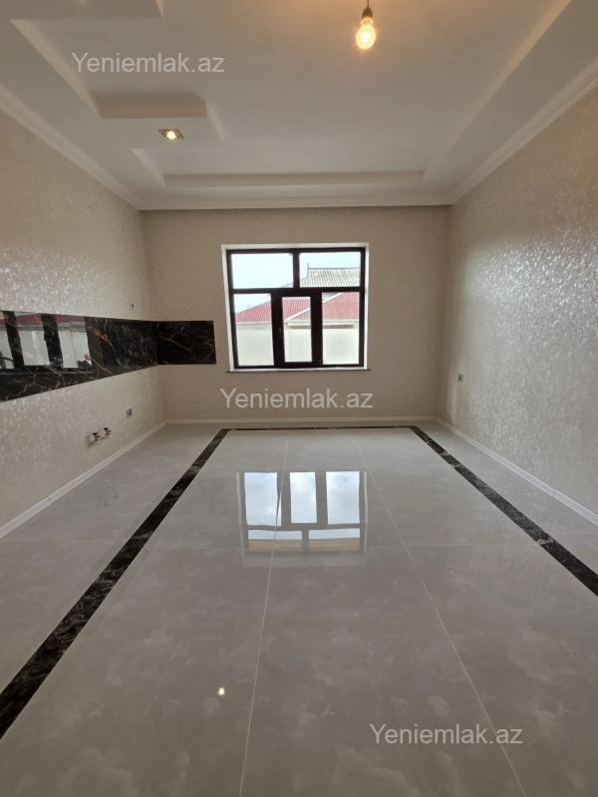 Satılır 6 otaqlı həyət evi 240 m²