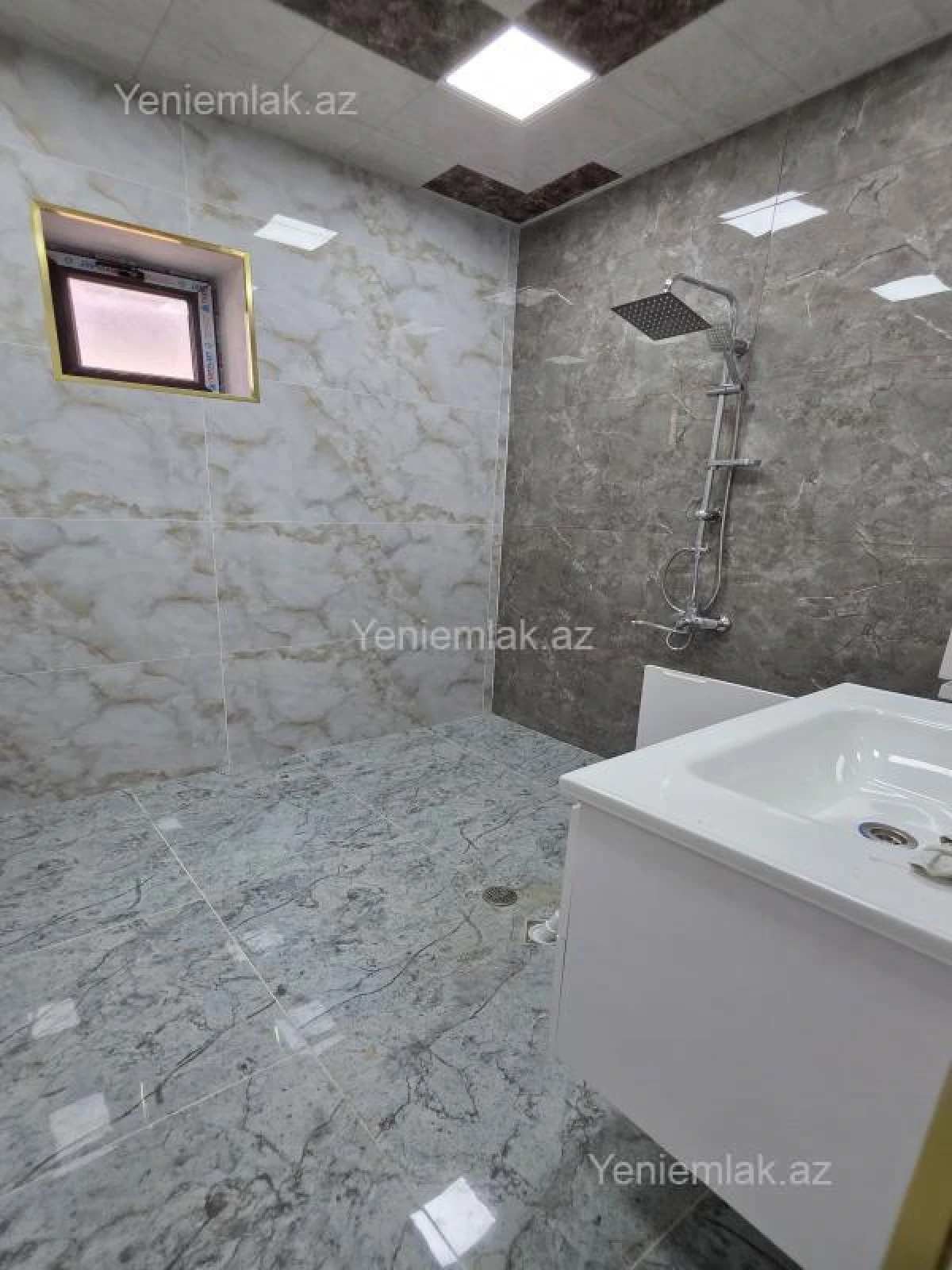 Satılır 6 otaqlı həyət evi 240 m²