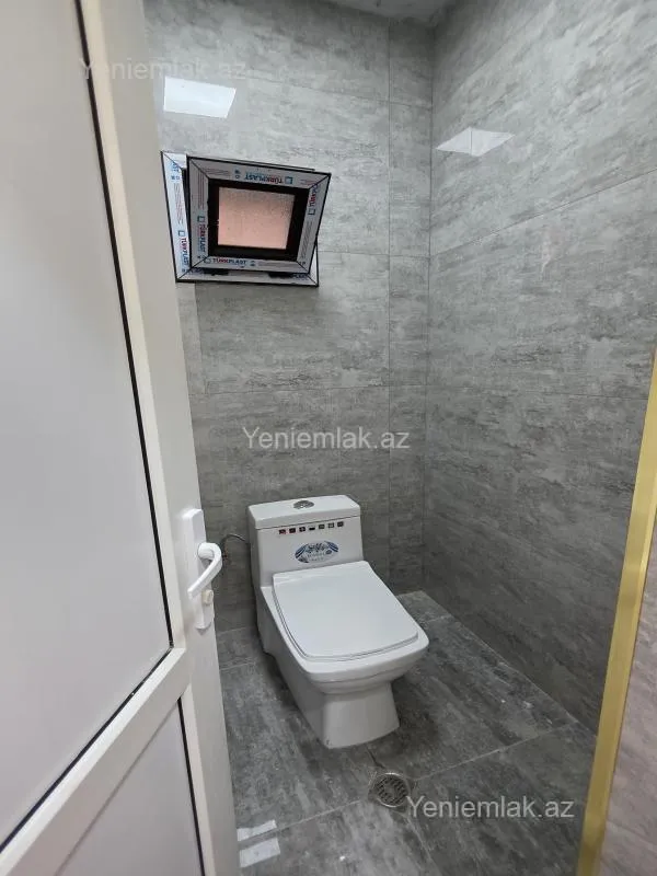 Satılır 6 otaqlı həyət evi 240 m²