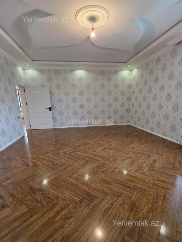 Satılır 6 otaqlı həyət evi 240 m²
