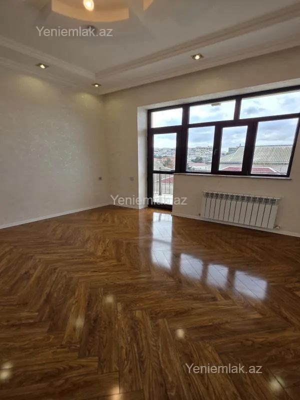 Satılır 6 otaqlı həyət evi 240 m²