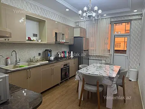 Satılır 3 otaqlı yeni tikili 135 m²