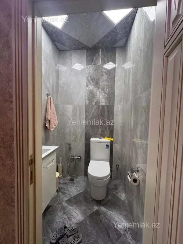 Satılır 3 otaqlı yeni tikili 135 m²