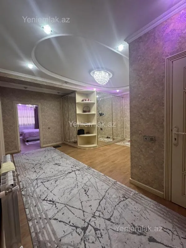 Satılır 3 otaqlı yeni tikili 135 m²