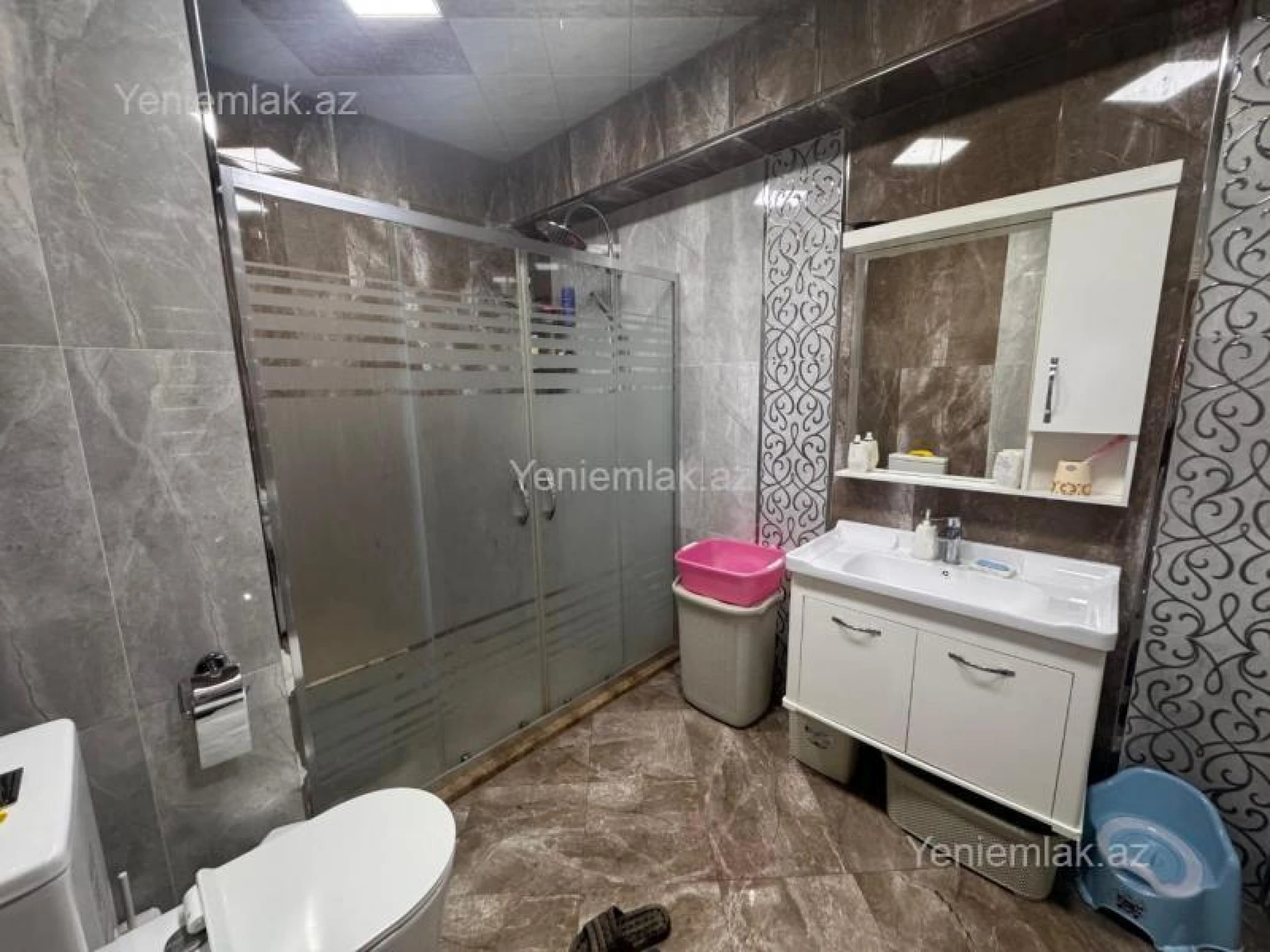 Satılır 3 otaqlı yeni tikili 135 m²