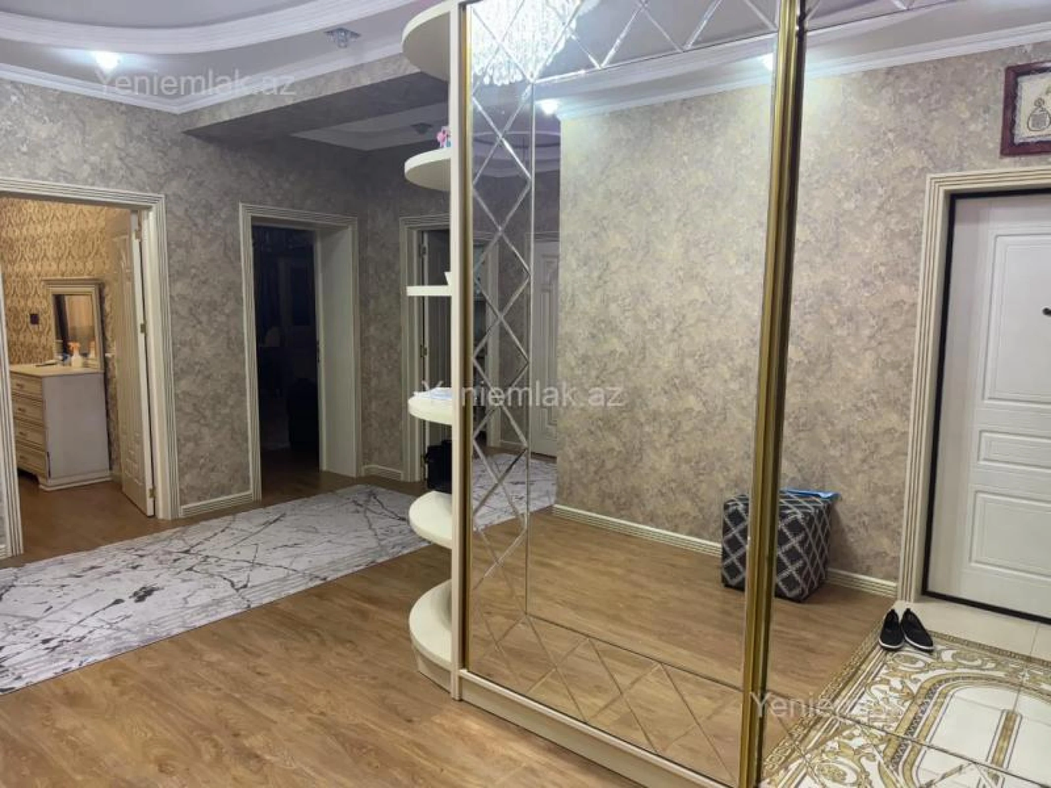Satılır 3 otaqlı yeni tikili 135 m²