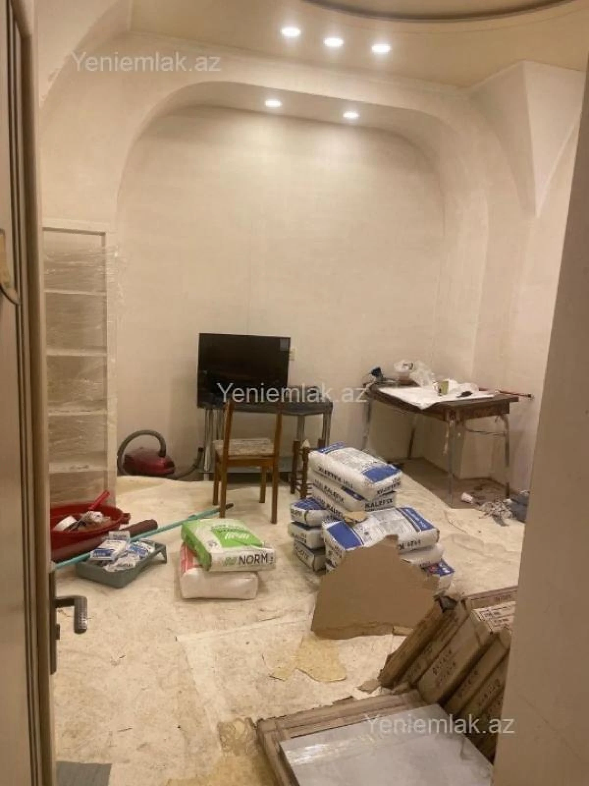 Satılır 2 otaqlı köhnə tikili 40 m²