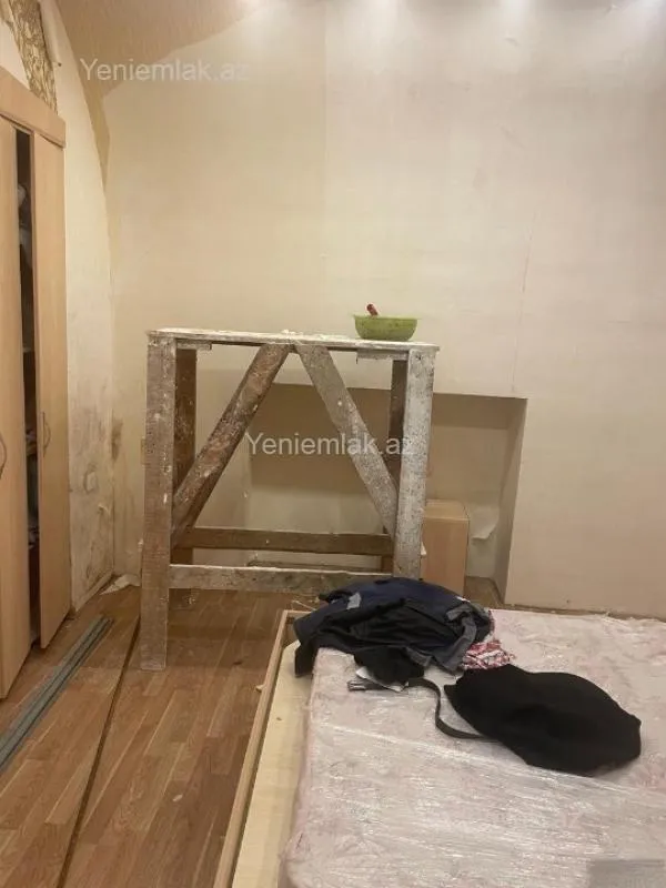 Satılır 2 otaqlı köhnə tikili 40 m²