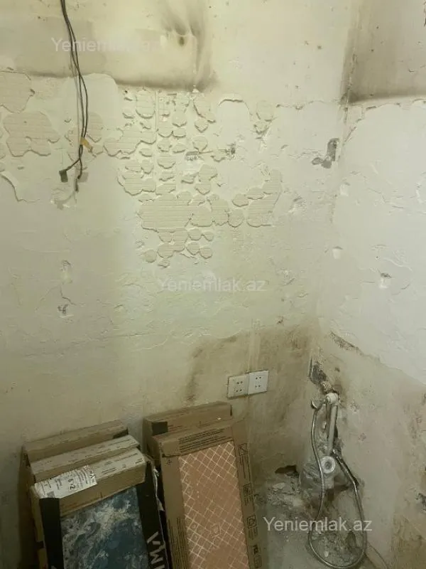 Satılır 2 otaqlı köhnə tikili 40 m²
