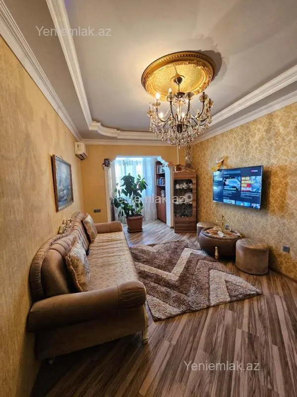 Satılır 5 otaqlı köhnə tikili 125 m²