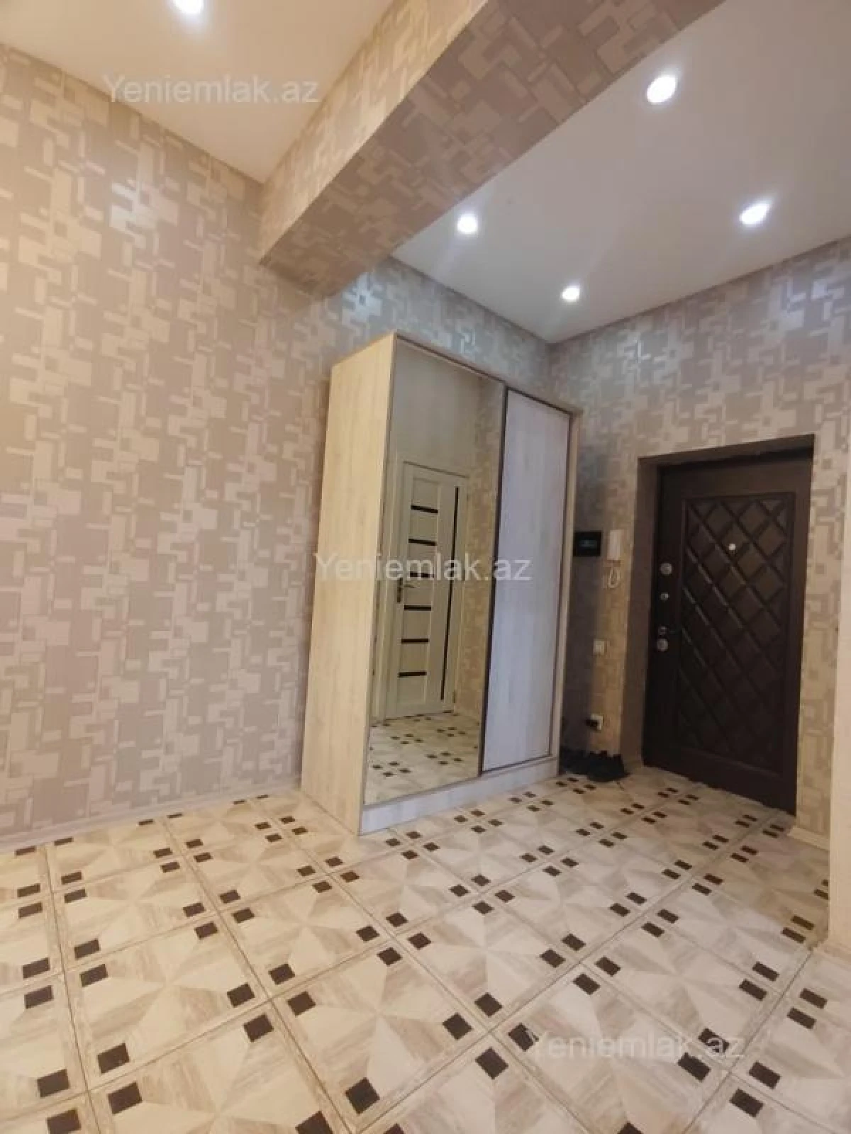 Satılır 2 otaqlı yeni tikili 80 m²