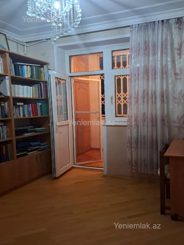 Satılır 4 otaqlı yeni tikili 80 m²